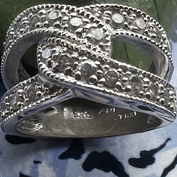 Sterling Silver ring - Picture 2 of 4